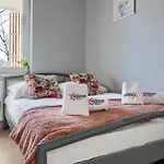 Apartamentyprzymorzu Apartament Z Basenem I Bawialnia