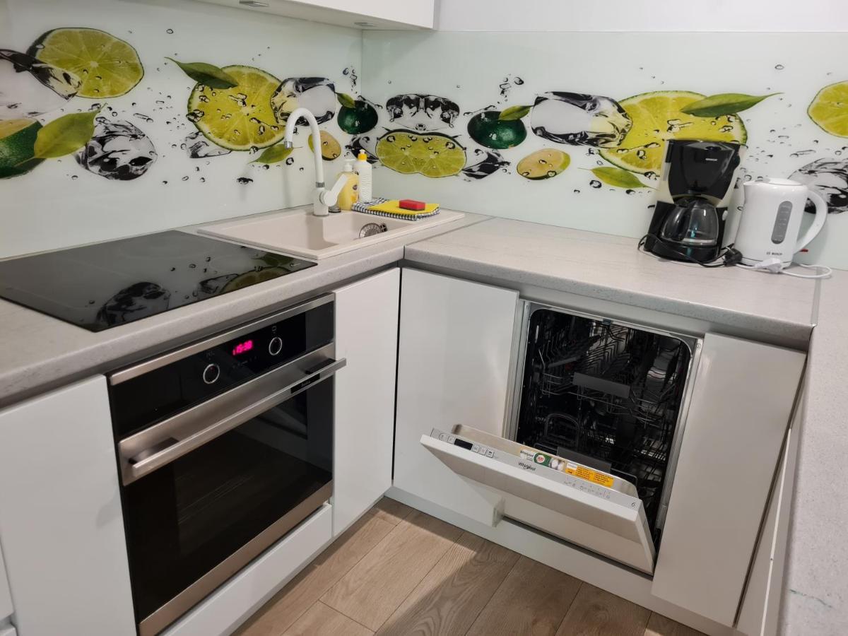 Apartment Apartamentyprzymorzu Z Basenem I Bawialnia *