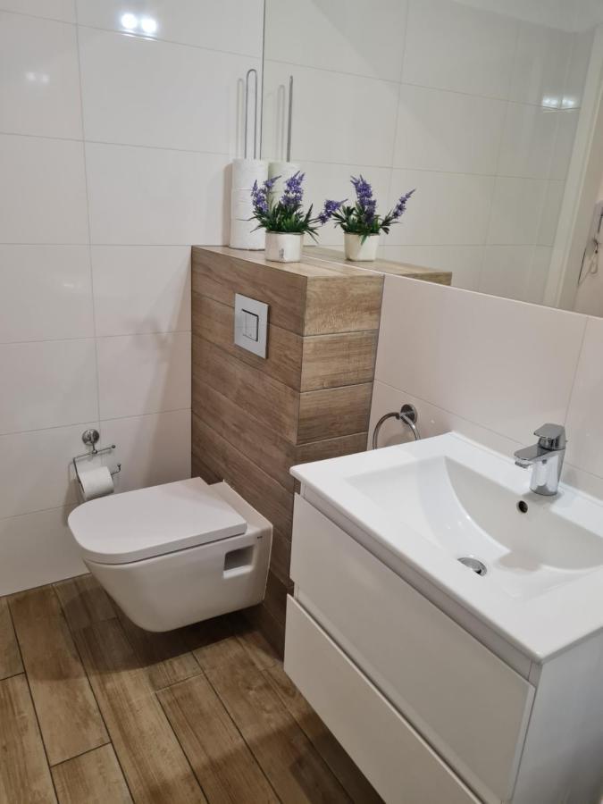 Apartamentyprzymorzu Z Basenem I Bawialnia Apartment