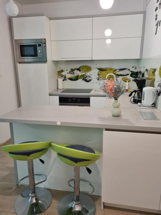 Apartamentyprzymorzu Z Basenem I Bawialnia Apartment