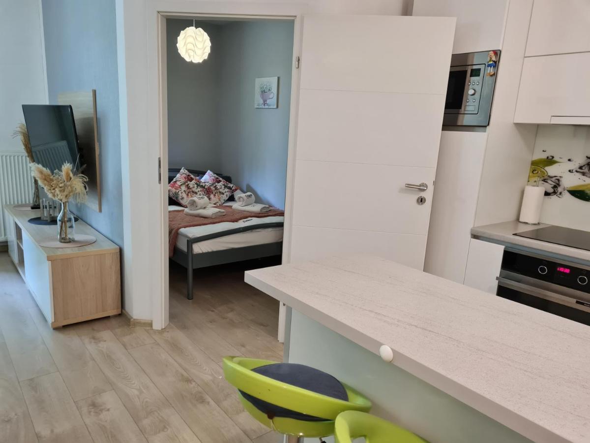 Apartamentyprzymorzu Z Basenem I Bawialnia Apartment